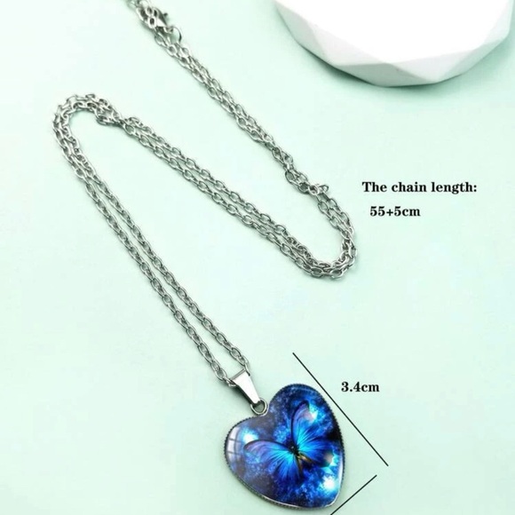 Heart Shaped Butterfly Necklace Pendant - Picture 5 of 7